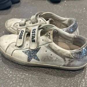 Glitter golden goose. Sz 35